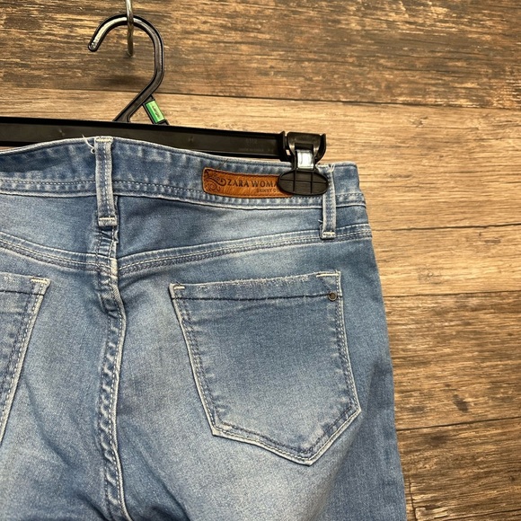 Zara Women's Blue Jeans Size 2 Flare bottom - Picture 3 of 7